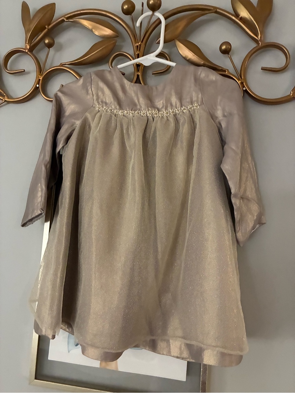 Bonpoint sz2  Satin Dress with Subtle Sheen
